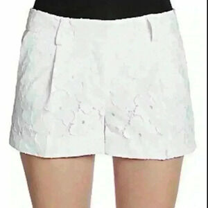 Diane von Furstenberg DVF White Lace Naples Shorts Size 2